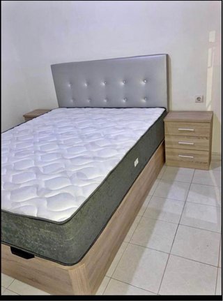 Canapé de madera y tela