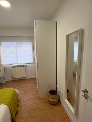 Habitación exterior en piso reformado – Adelfas