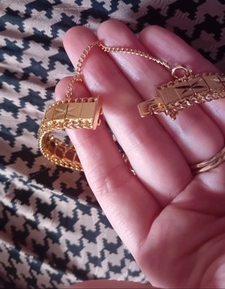 Pulsera chapada en oro