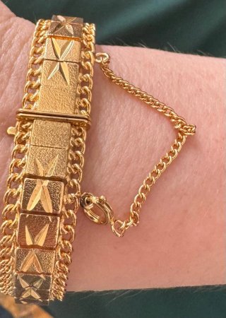 Pulsera chapada en oro