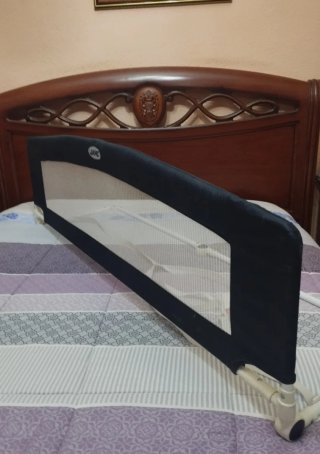 Barrera de seguridad para cama, de la marca JANE.