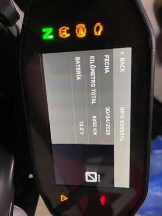 KTM 790 DUKE L 2023 - 6.000 km
