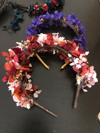 Diadema flores preservadas hecha a mano