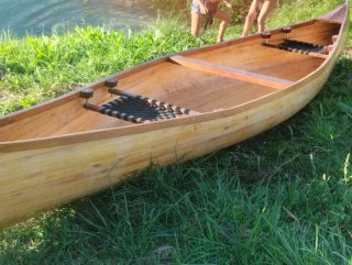 Canoa artesanal madera + 2 remos + 2 chalecos