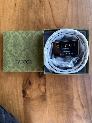 Cinturón Gucci Negro Hebilla GG Dorada