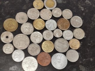 Lote 30 monedas internacionales variadas
