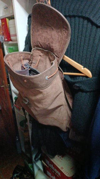 Mochila de cuero,  para  la caza