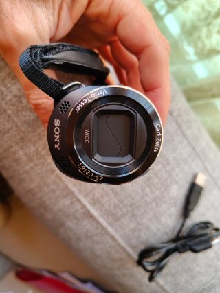 Sony handycam hdr cx220e