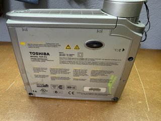 Proyector Toshiba Gris Plata