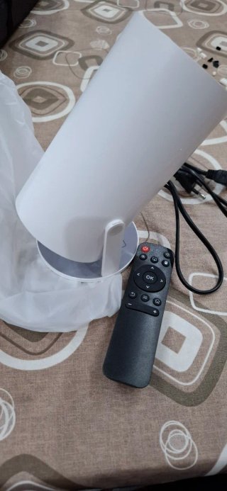 Proiettore Ultra HD Bianco e Nero