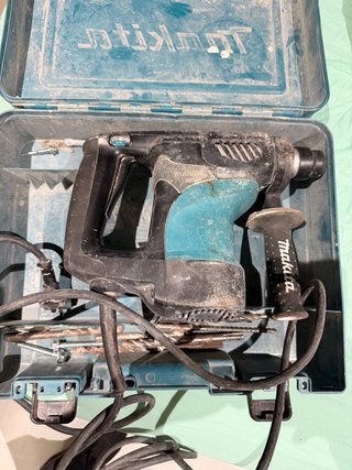 Taladro Makita con maletín