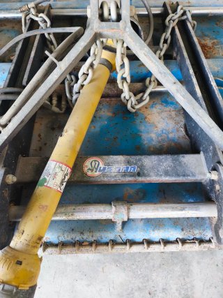 Desbrozadora tractor cadenas