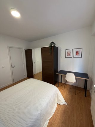 Habitación exterior en piso reformado – Adelfas
