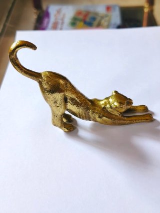 Figura Escultura leona bronce
