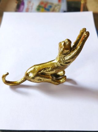 Figura Escultura leona bronce