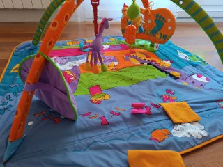Manta de juegos para bebé con arco y música