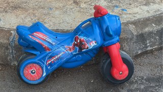 Moto de juguete azul Spiderman