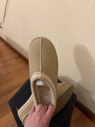 Zuecos beige claro sin estrenar.