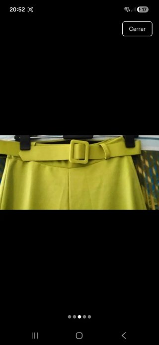 Pantalón verde nuevo con cinturón