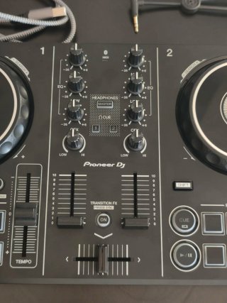 Controladora DJ Pioneer DDJ-200