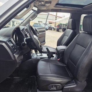 Mitsubishi Montero 2010
