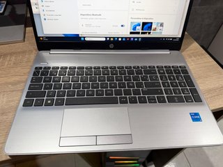 Ordenador portátil HP 250 G8