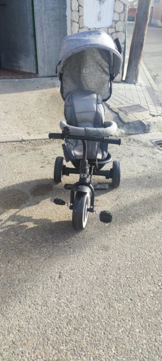 Triciclo infantil gris