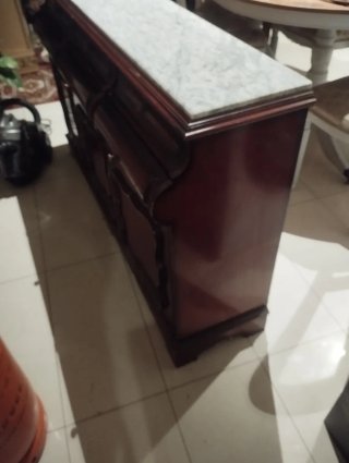 Mueble de madera con mármol 138x35
