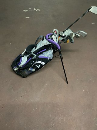 Carrito golf niño con palos