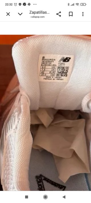 Zapatillas New Balance Blancas y Plateadas