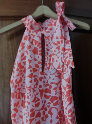 Vestido naranja y rosa