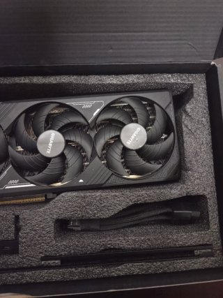 Gigabyte GeForce RTX 5080 WINDFORCE OC