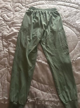 Pantalones deportivos verdes
