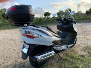 Suzuki Burgman 400 2015 Blanca