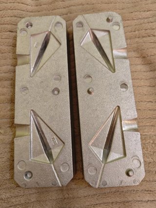 Molde surf casting pirámide alas flecha 130/140g