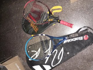 Raquetas Babolat y Wilson con fundas