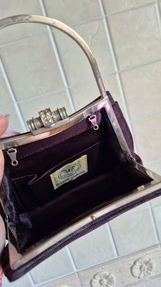Pochette viola con manico rigido