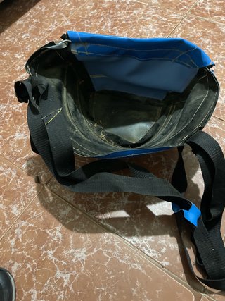 Capacha de aceitunas azul
