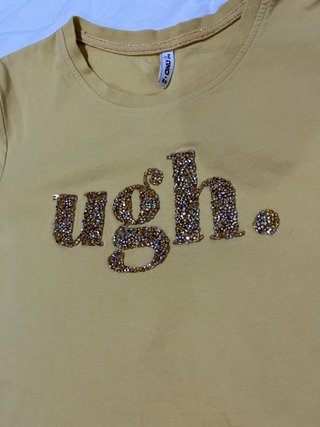 Camiseta de chica de la marca ONLY, color amarillo