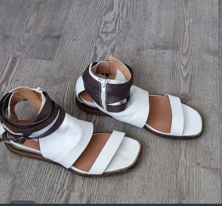 Sandalias de piel Camilas