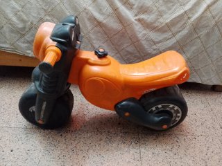 Moto de juguete para niño