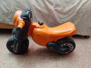 Moto de juguete para niño
