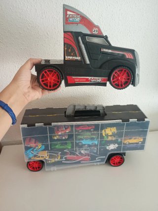 Camión Juguete con Coches