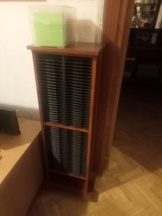 Estantería para CDs. Solo entrega en persona