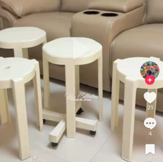 Juego 4 Taburetes con Ruedas convertible en mesa.