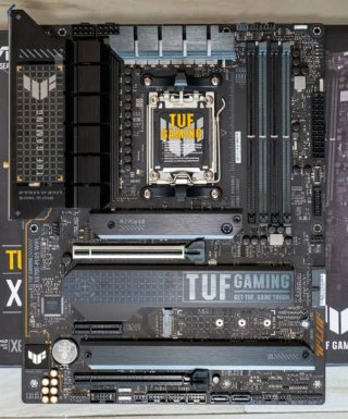 ASUS TUF Gaming X670E-PLUS