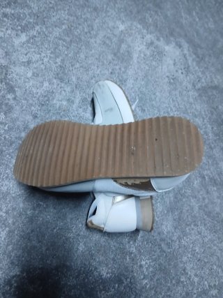 Zapatillas Inside Mujer Beige y Blancas