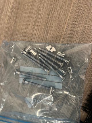 Cuna blanca con ruedas