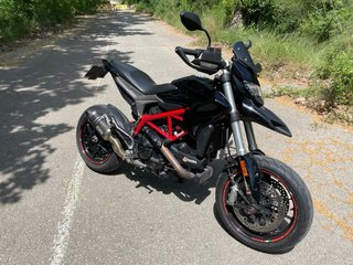Ducati Hypermotard 939 Negra/Roja