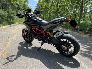 Ducati Hypermotard 939 Negra/Roja